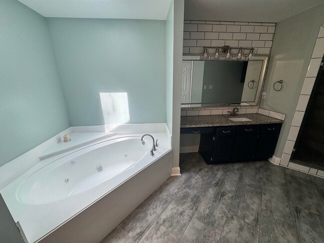 Building Photo - 8539 Fox Heather Cove