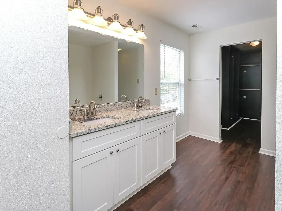 Building Photo - 3609 McDuff Ct