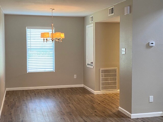 Dining Room - 404 S Texas Dr