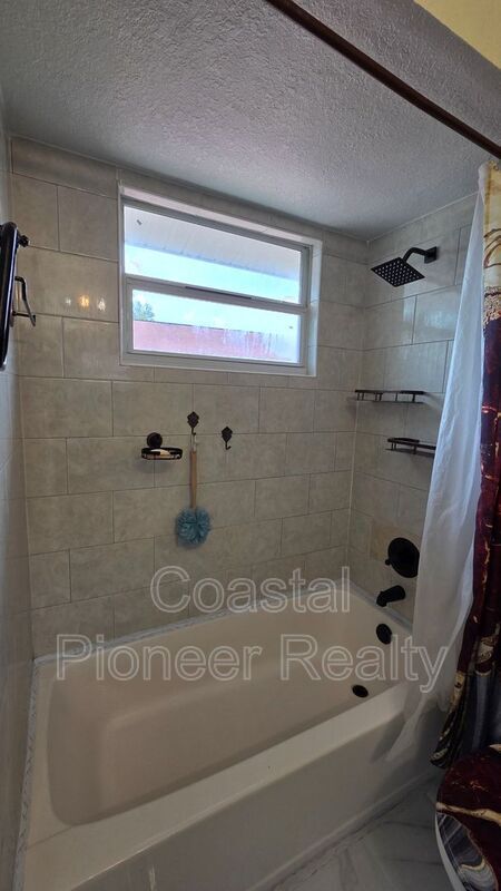 Building Photo - 5005 Dollarway Ct