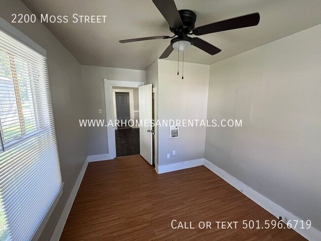 Building Photo - 2200 Moss St