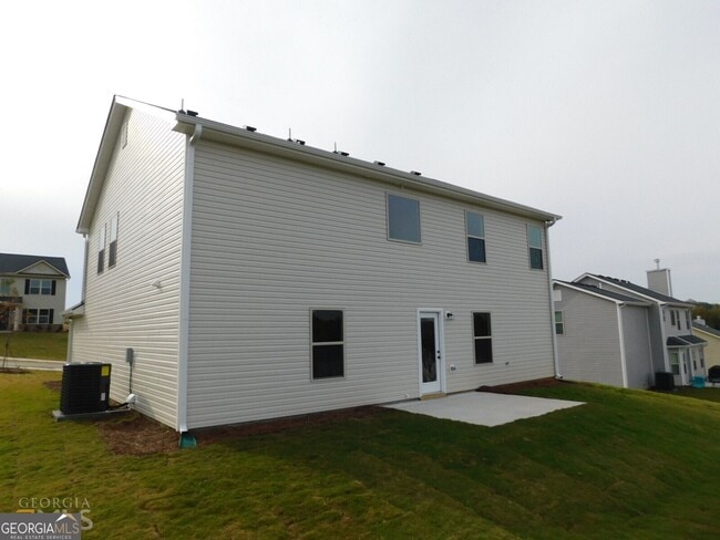 Building Photo - 2214 Savannah Dr