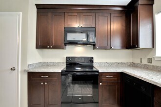Building Photo - 15326 Glamorgan Dr