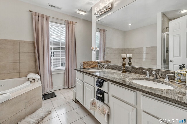 Building Photo - 240 Highland Ave