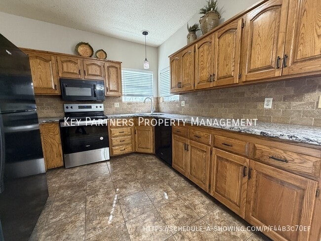 Building Photo - 14720 Goodman St