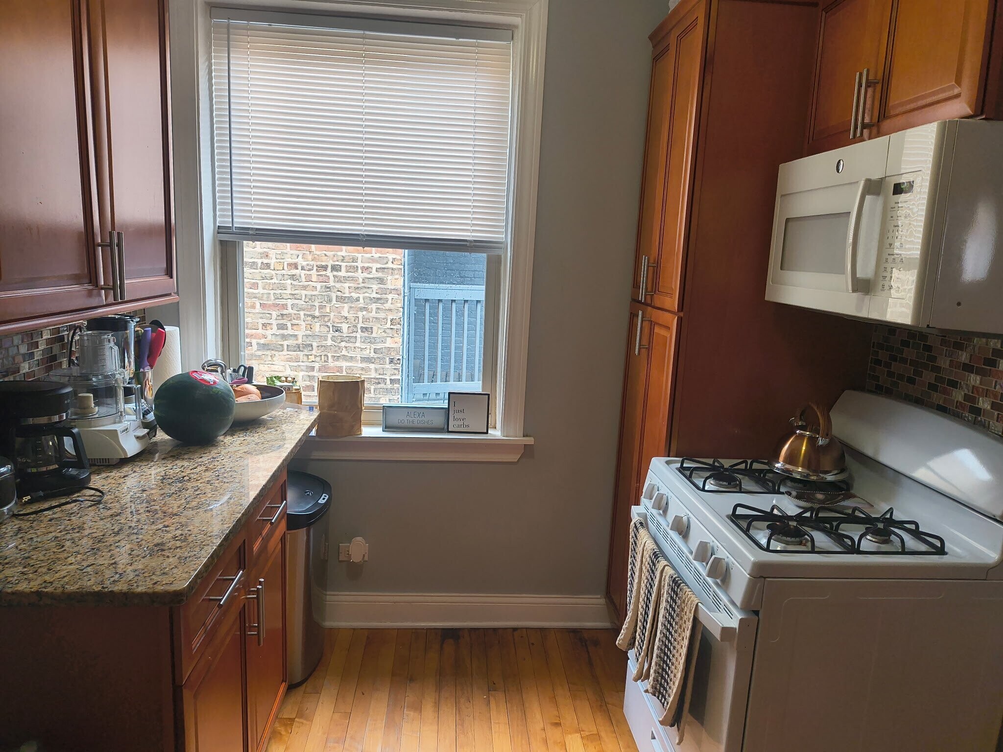 Building Photo - 4831 W Addison St