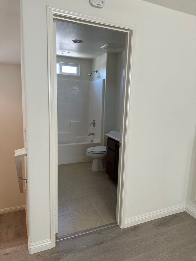 Building Photo - 3 bed  + Loft / 3.5 bath in Placentia, Ora...