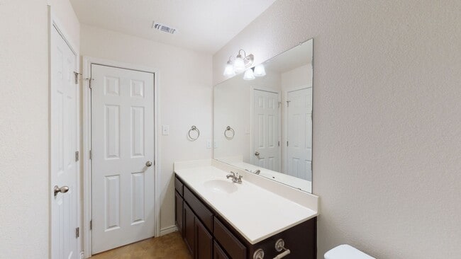 Building Photo - 2 WEEKS FREE !!!! GORGEOUS DUPLEX IN COPPE...