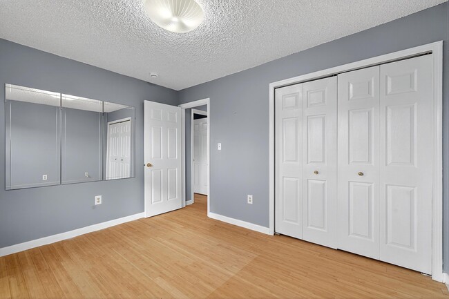 Building Photo - 144 Cherry St