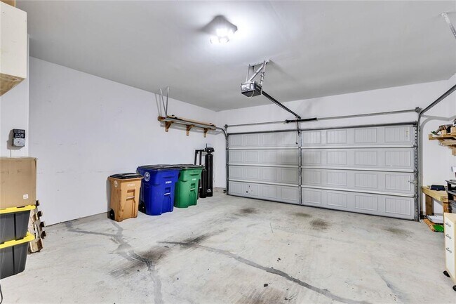 Building Photo - 13004 Titanium St