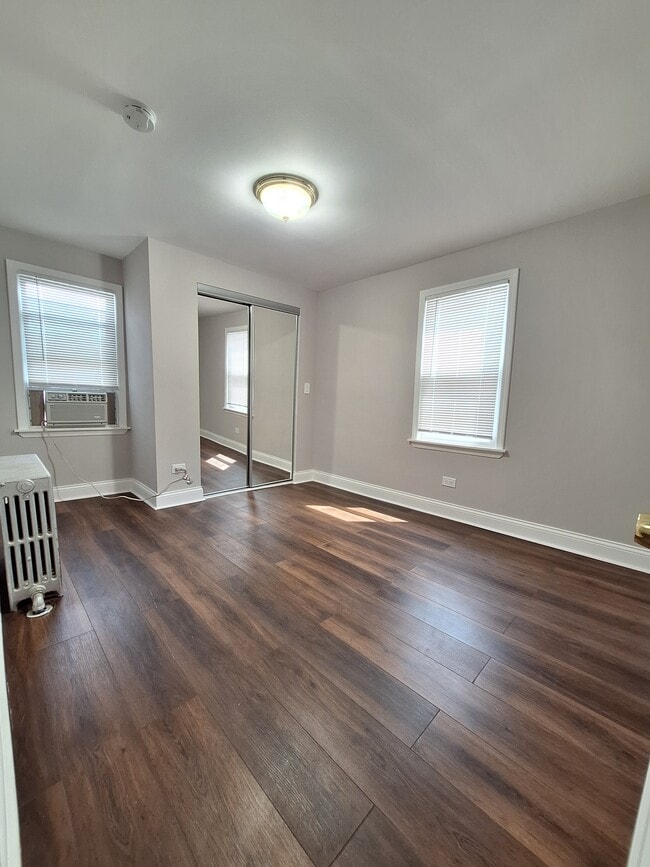 Building Photo - 2121 N Marmora Ave