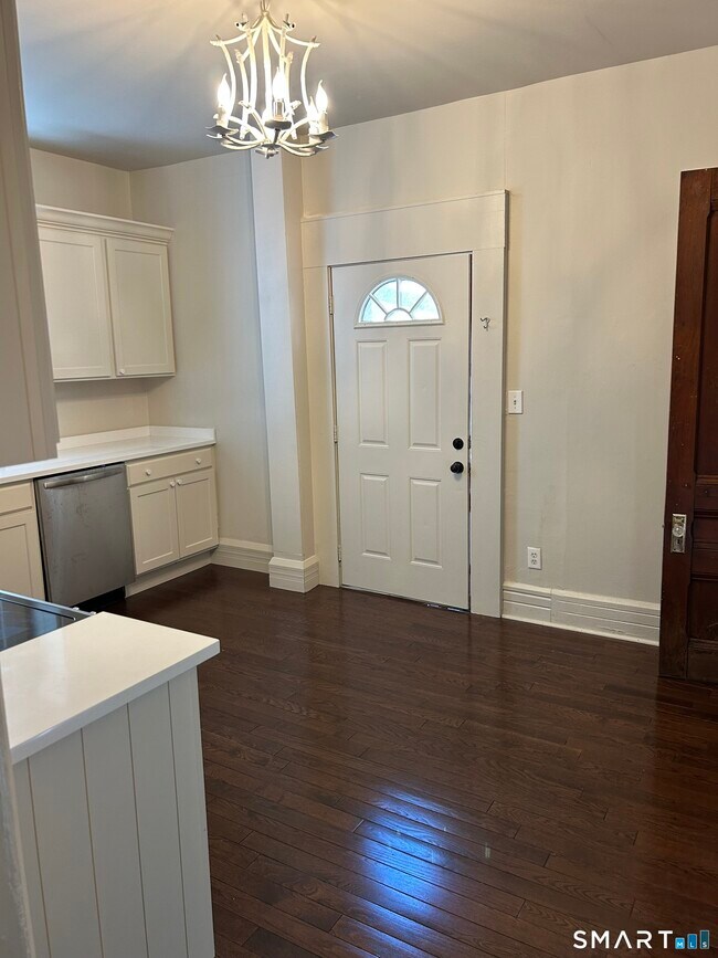 Building Photo - 214 Broadway