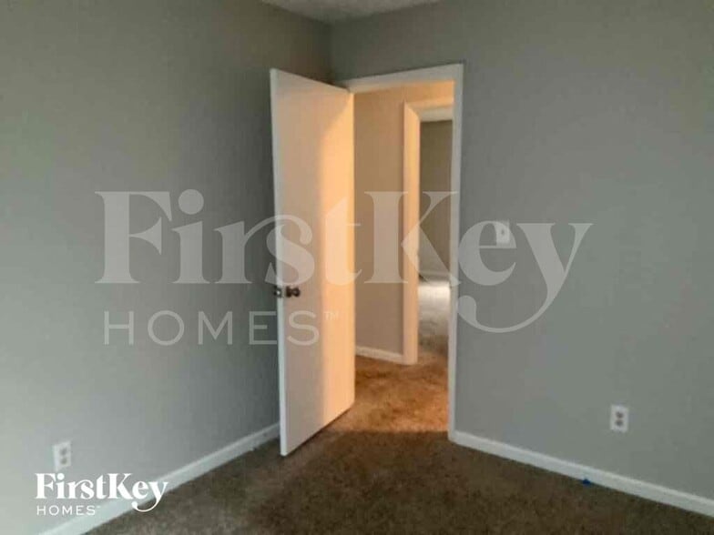 Building Photo - 3907 Wood Path Dr