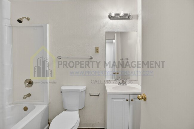 Building Photo - Arleta Ct
