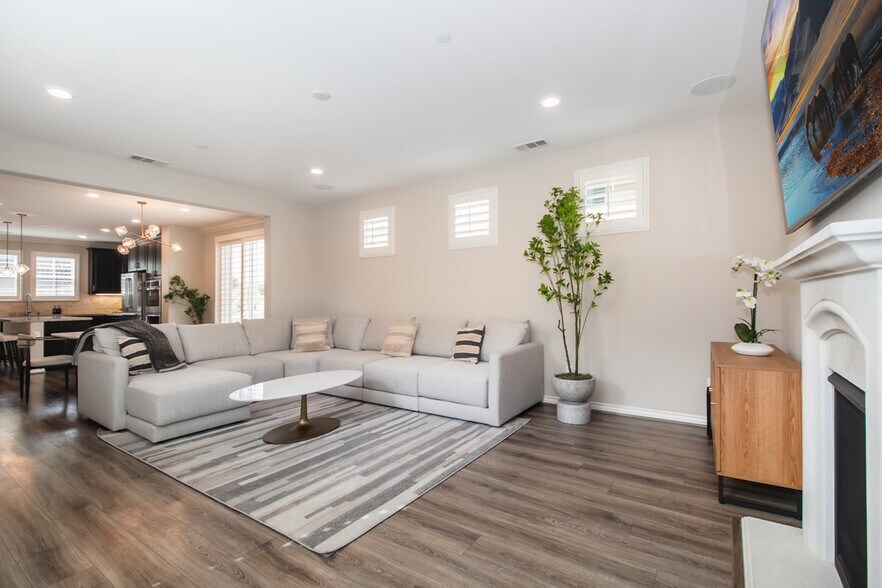 Living Room - 29048 W Hills Dr