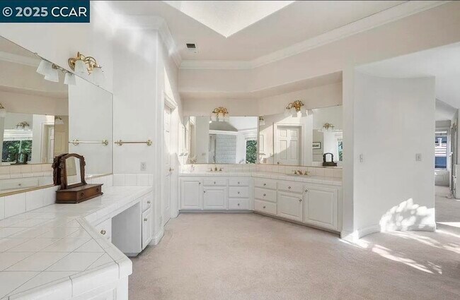 Building Photo - 3109 Stonegate Dr