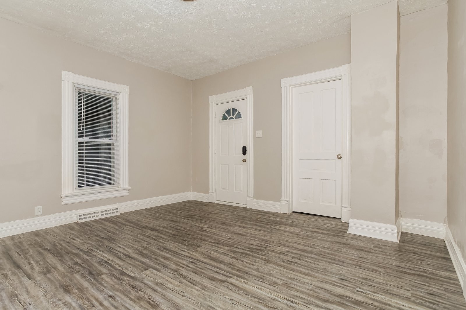 Building Photo - 833 Jefferson St