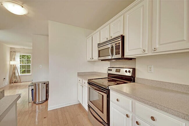 Building Photo - 2525 Wayne Scott Court FOR RENT!