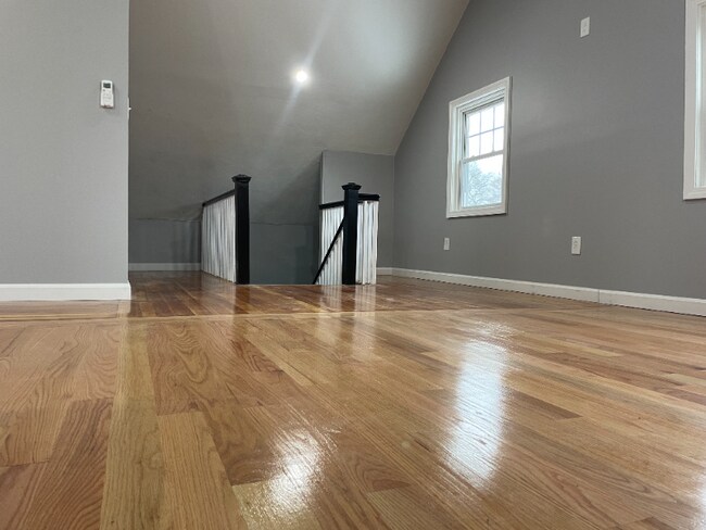 Building Photo - 157 4th St