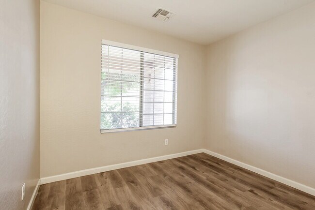 Building Photo - 8465 W Riley Rd