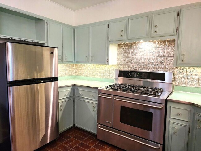 Building Photo - 2 Bed 1.5 Bath 1 Car Garage in the GRADY MUSGRAVE LAKESIDE Addition