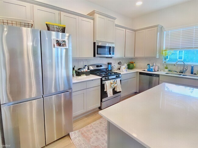 Building Photo - 3 br, 2.5 bath House - 175 Breedlove