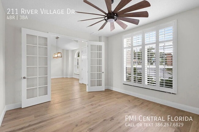 Building Photo - 211 River Village Dr