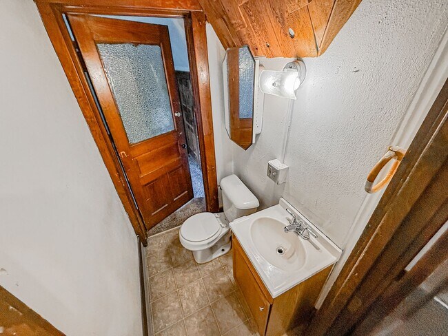 Building Photo - SE - Main &amp; 23rd St N