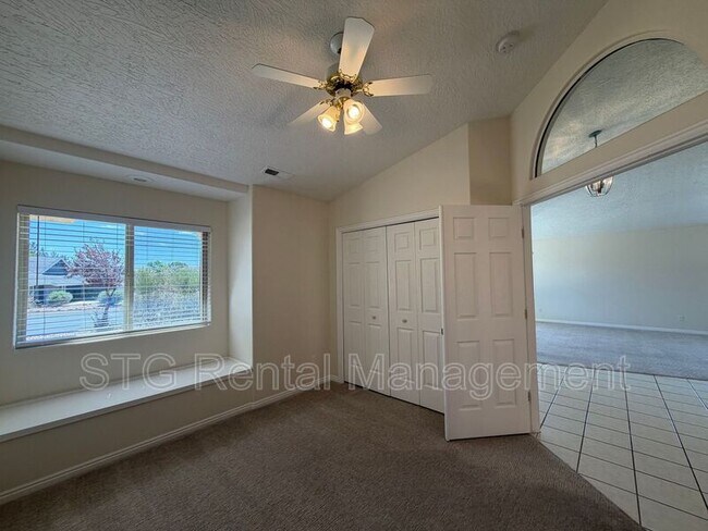 Building Photo - 3182 S Bloomington Dr W
