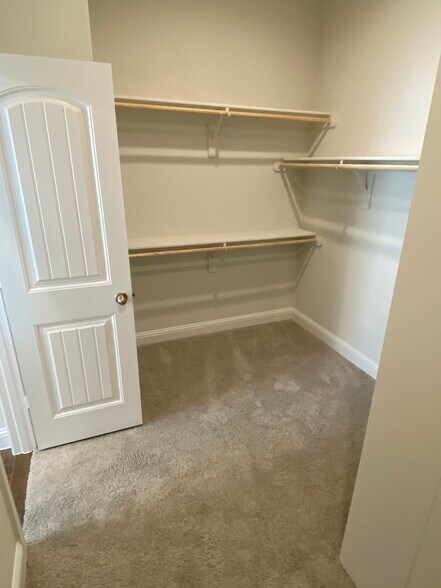 Building Photo - 5513 Mountain Island Dr