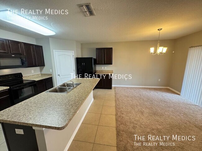 Building Photo - 1665 Laurel Oaks Dr