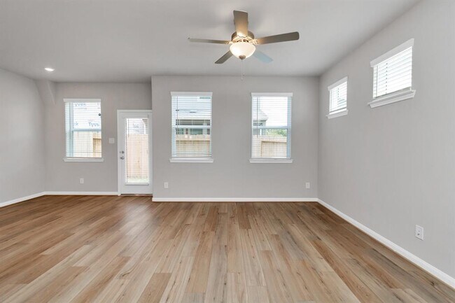 Building Photo - 1510 Parkland Oak Dr