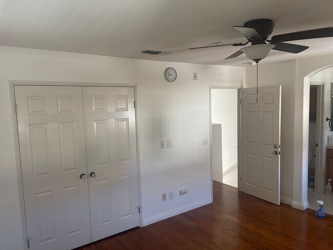 Building Photo - 2207 Huntington Point Rd