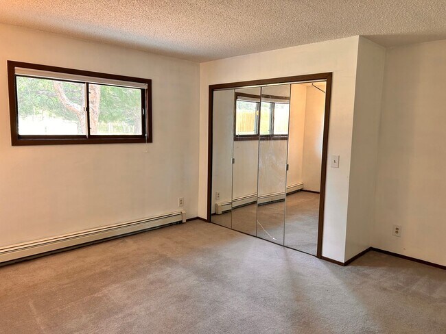 Building Photo - 10 Acres of Horse Property in Victor!