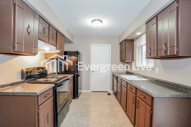 Building Photo - 672 Liberty Ln