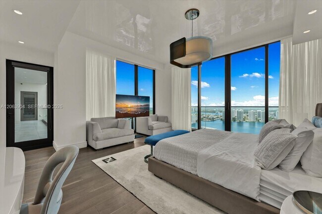 Building Photo - 17901 Collins Ave