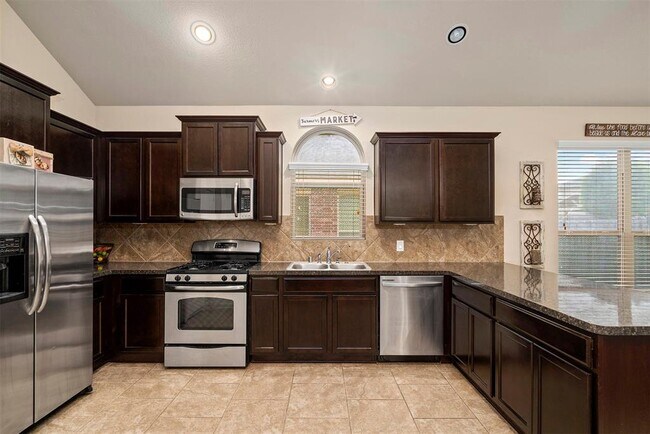 Building Photo - 22538 Valley Canyon
