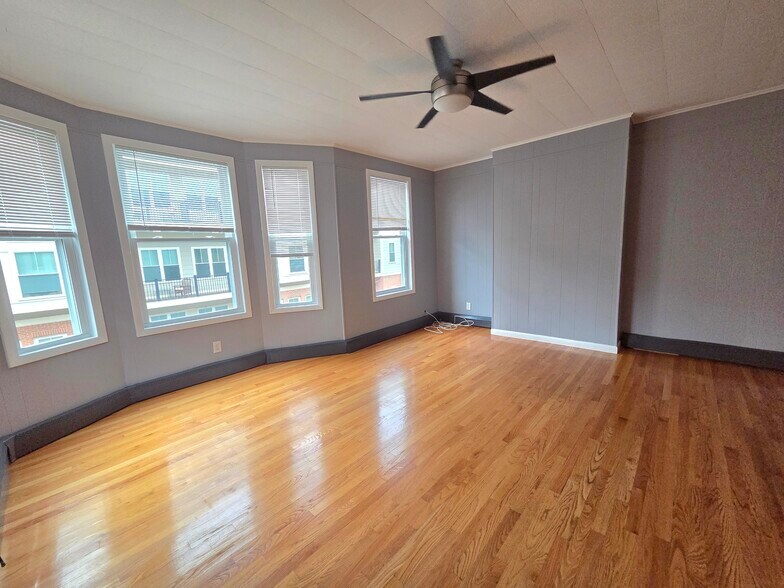 Building Photo - 39 Orleans St