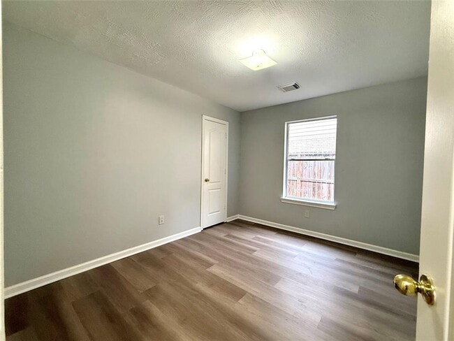 Building Photo - 5223 Mountain Forest Dr