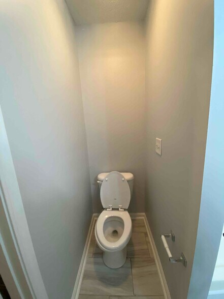 Building Photo - 247 Blue Savannah St