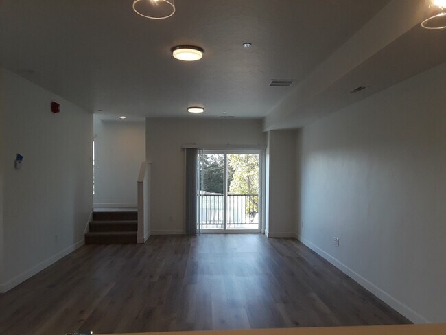 Building Photo - 3371 S Orchard Dr