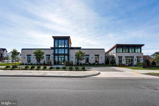 Building Photo - 6416 Greenleigh Ave