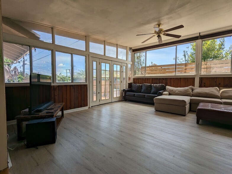 Building Photo - 15666 Hesse Dr