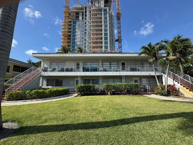 Primary Photo - 4802 N Flagler Dr