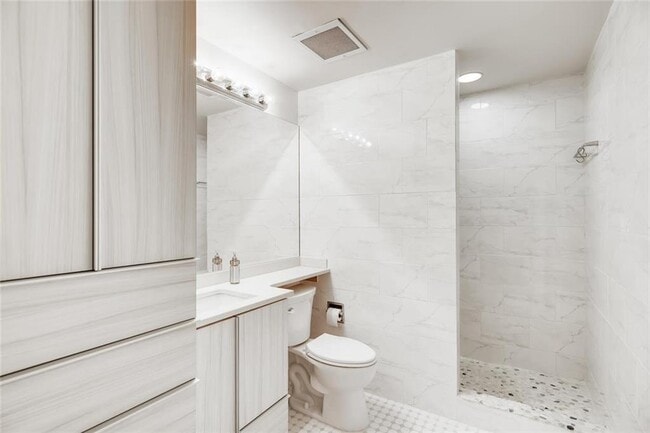 Building Photo - 710 Colorado St