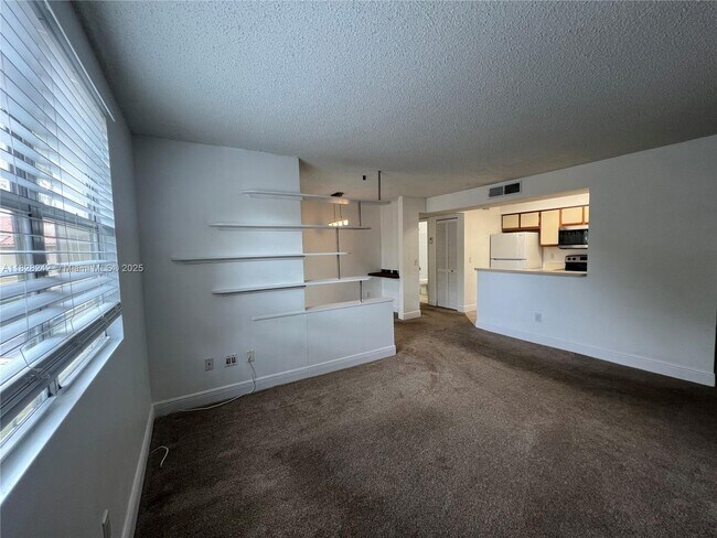 Building Photo - 1227 SW 46th Ave
