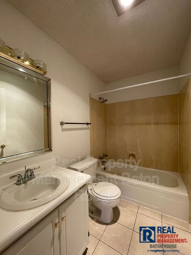 Building Photo - Condo: Jefferson Hills