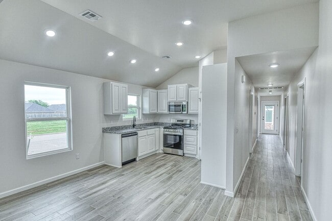 Building Photo - Brand New Construction in Varenna Landing!