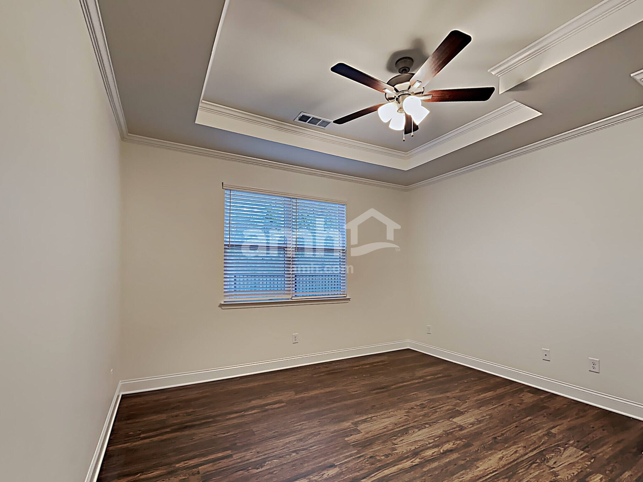 Building Photo - 5280 Valley Dr