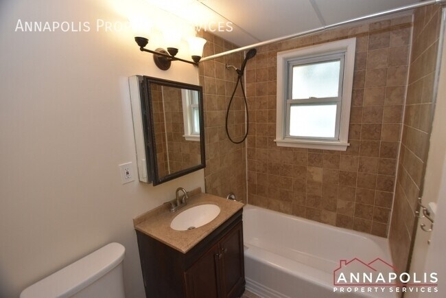 Building Photo - 1395 Bayside Dr